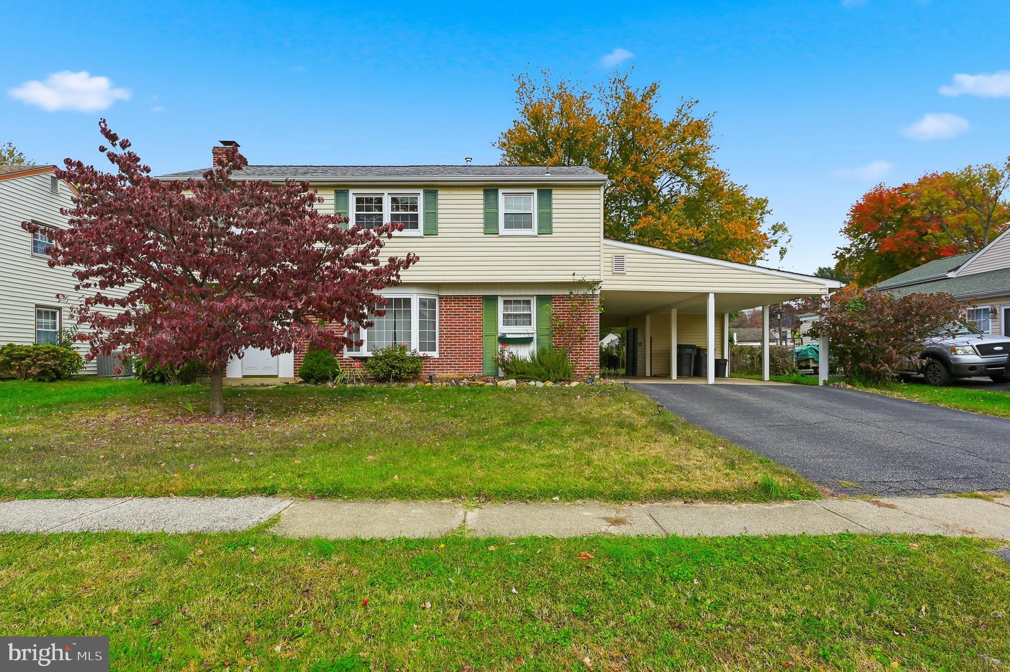 406 Blackstone Road Newark, DE 19713 - Photo 2 of 27 front view of a house with a yard