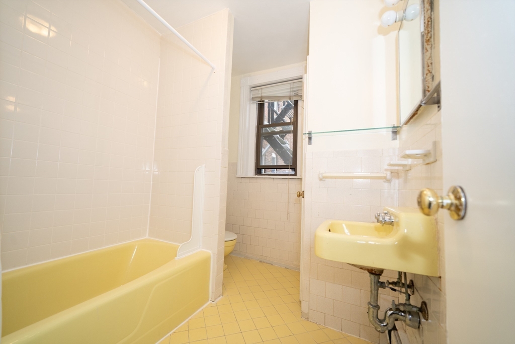 1728 Beacon Street, Unit 1 Brookline, MA 02445 - Photo 11 of 11