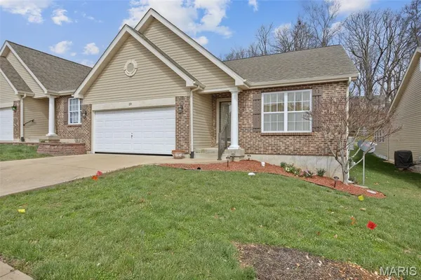 $284,900 | 19 Parkville Lane, Festus, MO 63028