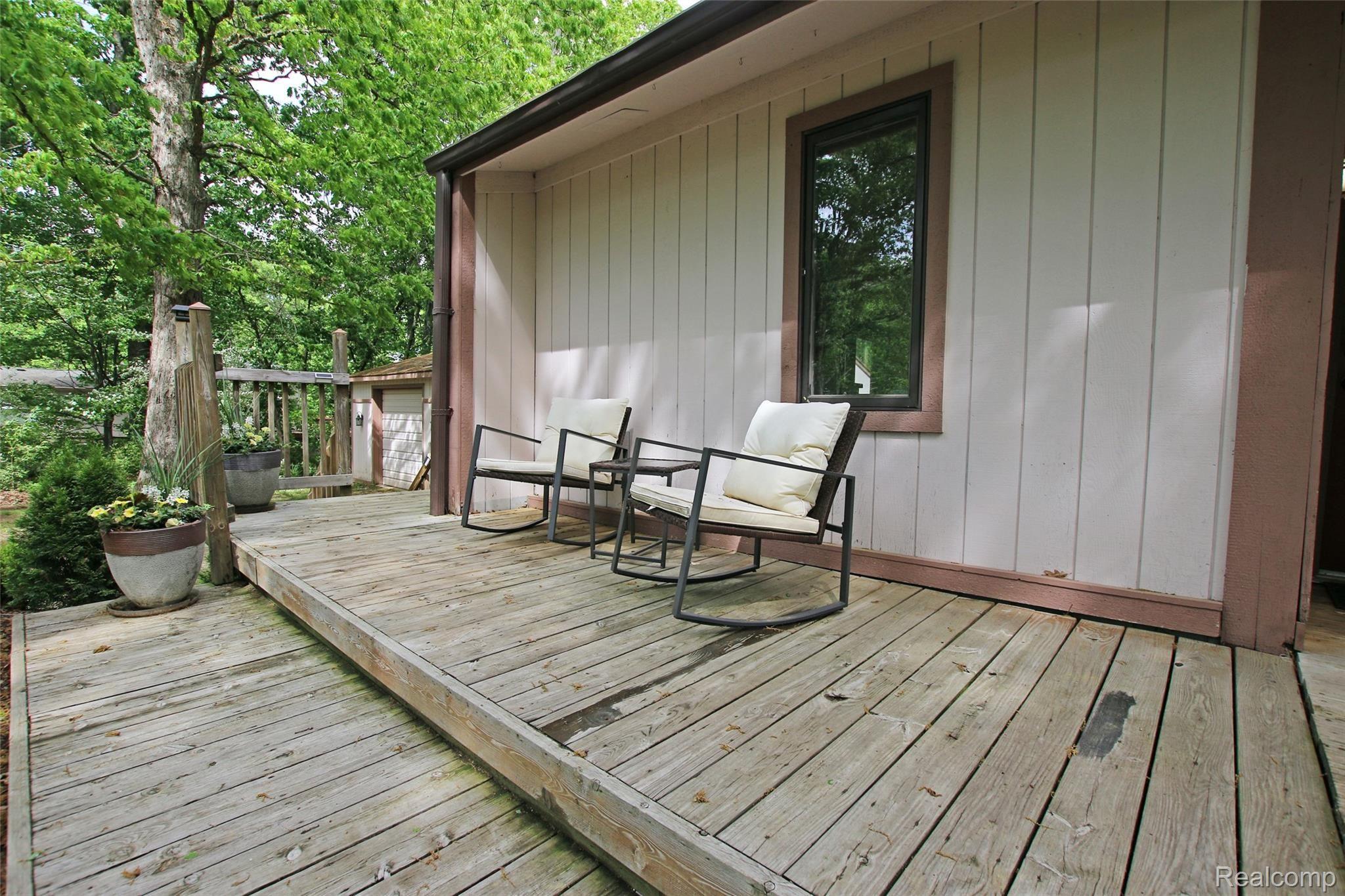 310 North Van Road Holly, MI 48442 - Photo 65 of 75 64) Front Porch.jpg