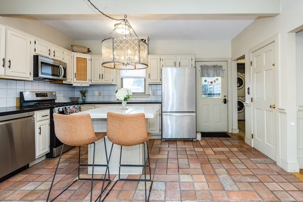 24 Pond Street, Unit 1 Marblehead, MA 01945 - Photo 5 of 40
