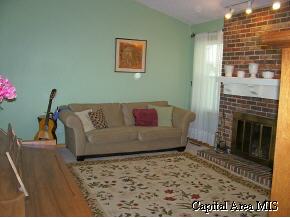 108 Westbrook Drive Springfield, IL 62702 - Photo 3 of 7 Gallery Image 3