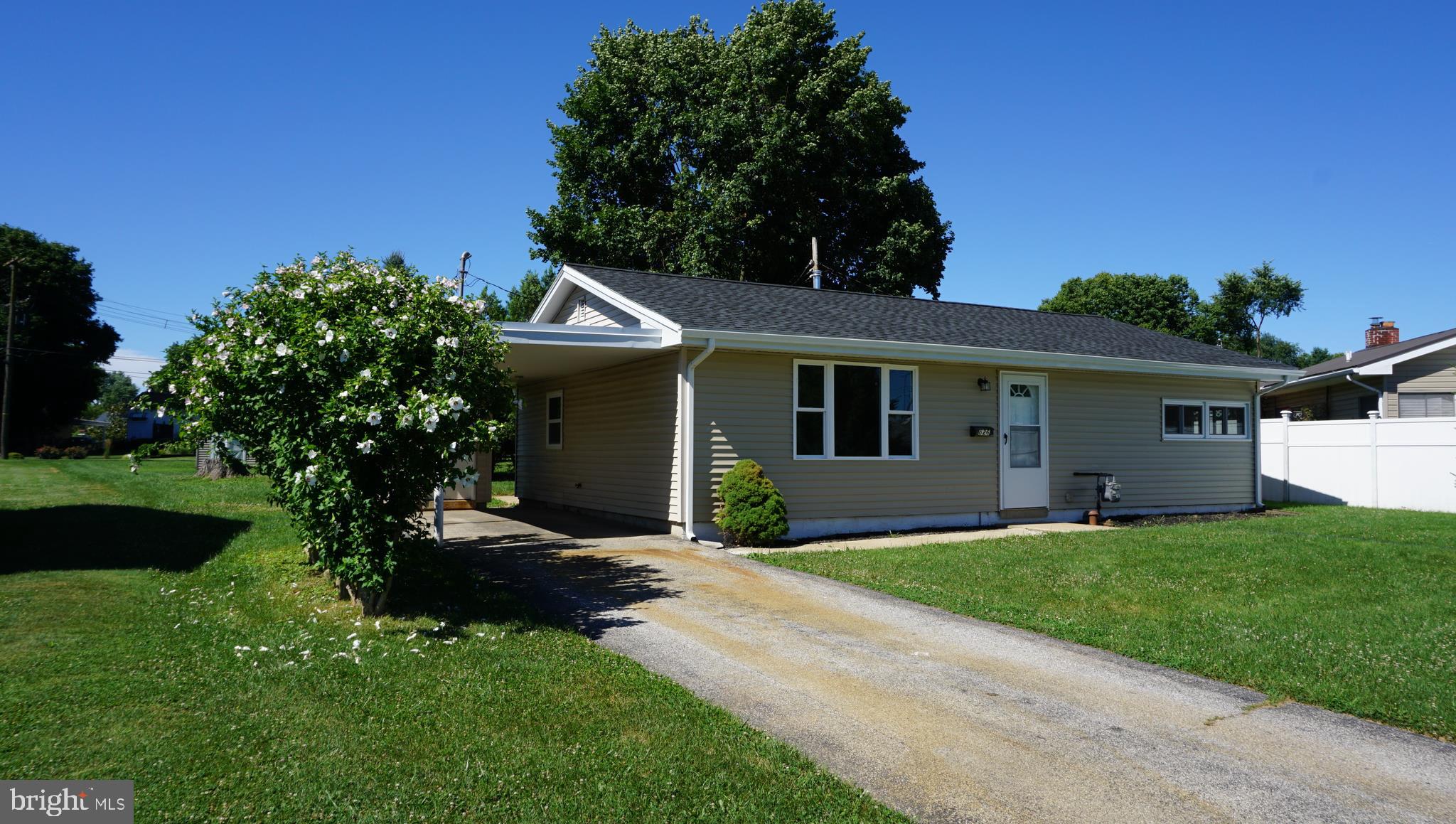 826 Fireside Road York, PA 17404 - Photo 2 of 19