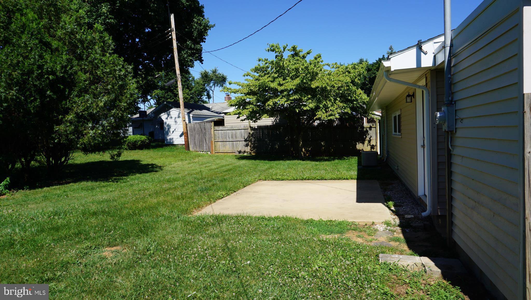 826 Fireside Road York, PA 17404 - Photo 3 of 19