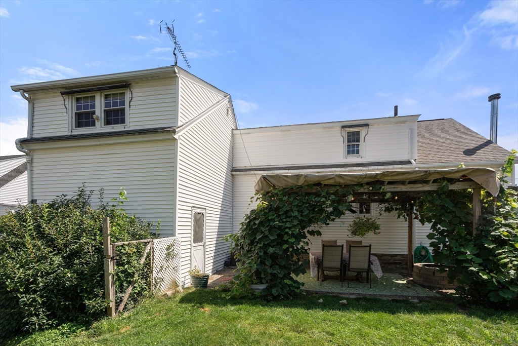 8 Cardinal Road Worcester, MA 01602 - Photo 28 of 37 Gallery Image 28