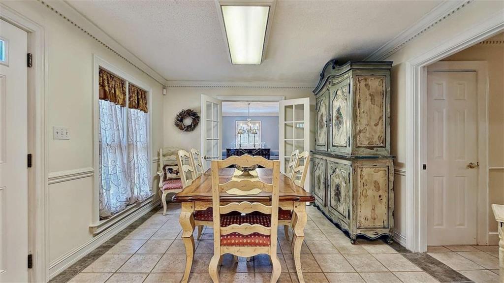 148 Simmons Street Trion, GA 30753 - Photo 24 of 73 a balcony with table and chairs