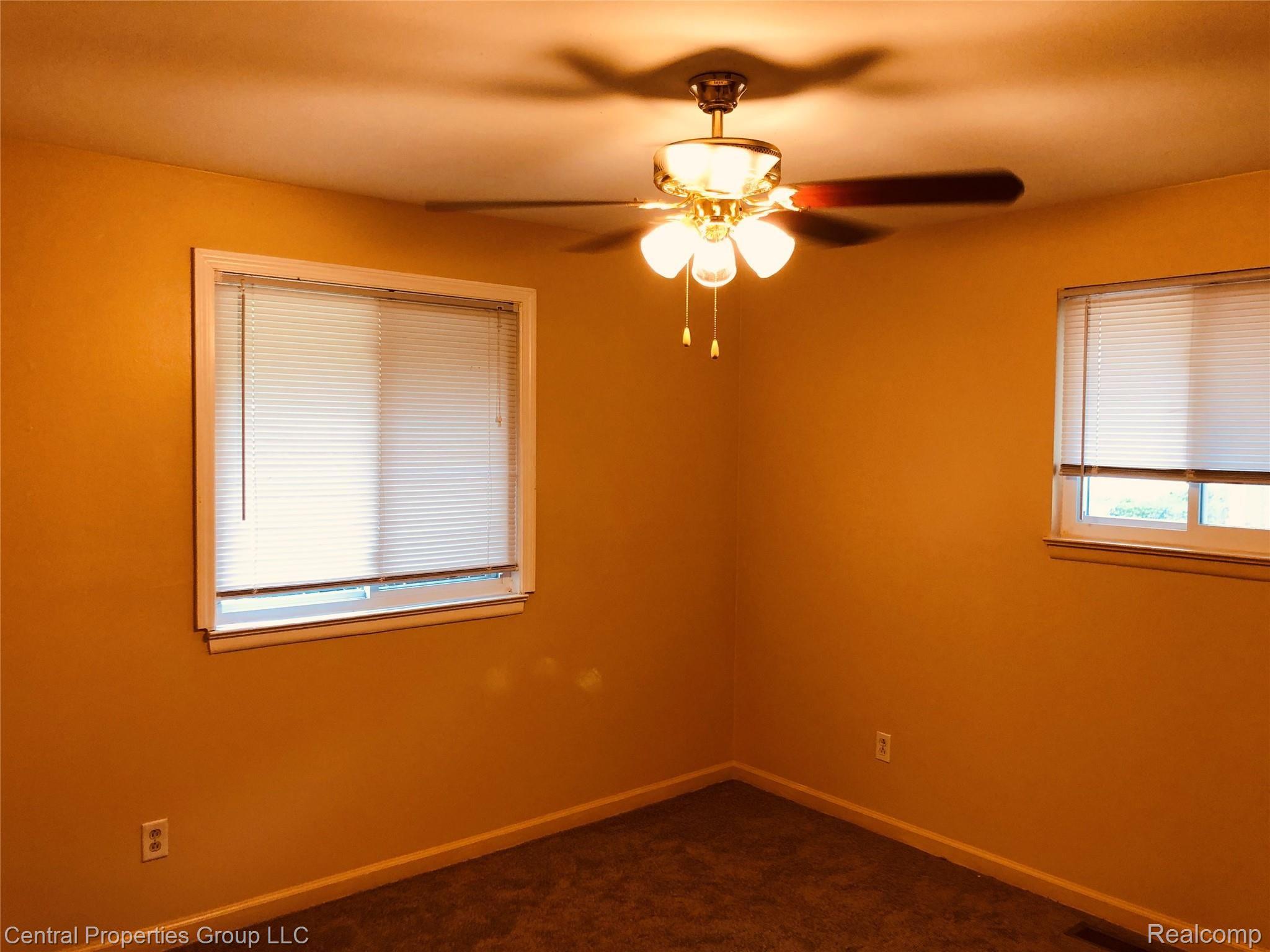 5201 Harding Street Wayne, MI 48184 - Photo 14 of 26 Master Bedroom w/Fan