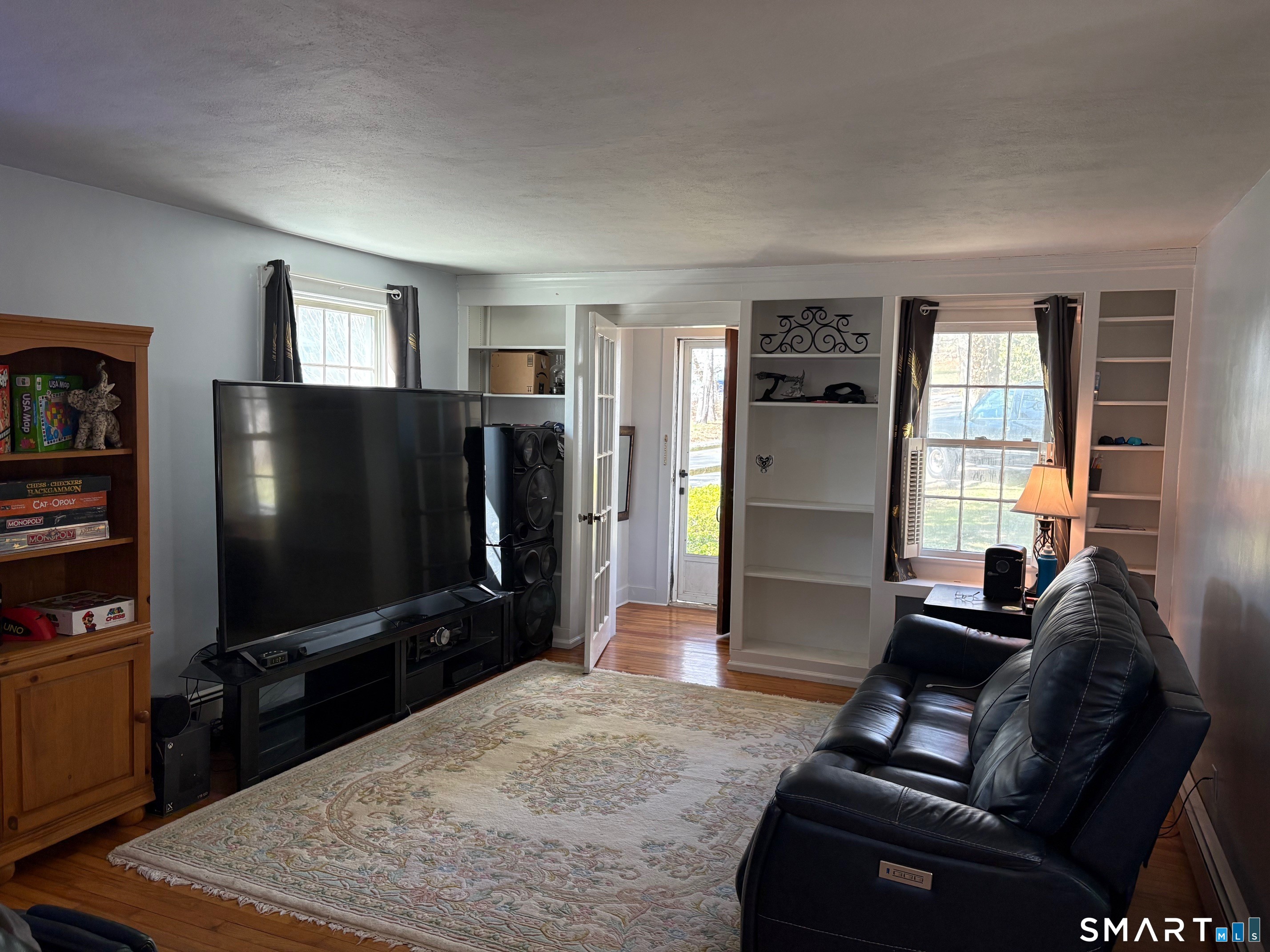 36 Music Vale Road Salem, CT 06420 - Photo 12 of 44 Sunken Livingroom with small covered foyer entry - lovely!