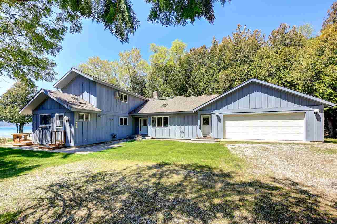 7698 South Dunns Farm Road Maple City, MI 49664 - Photo 5 of 42 1875251-4.JPG