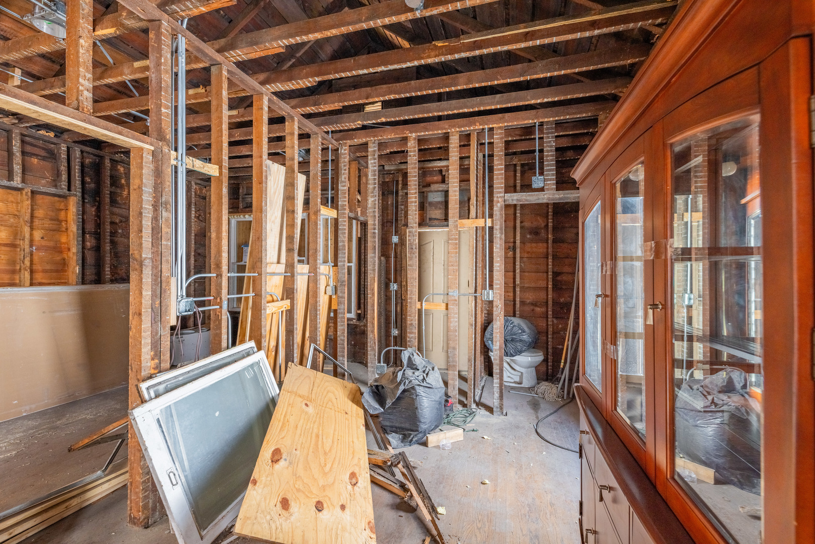 5247 South May Street Chicago, IL 60609 - Photo 10 of 23 a view of a balcony with chair and front door