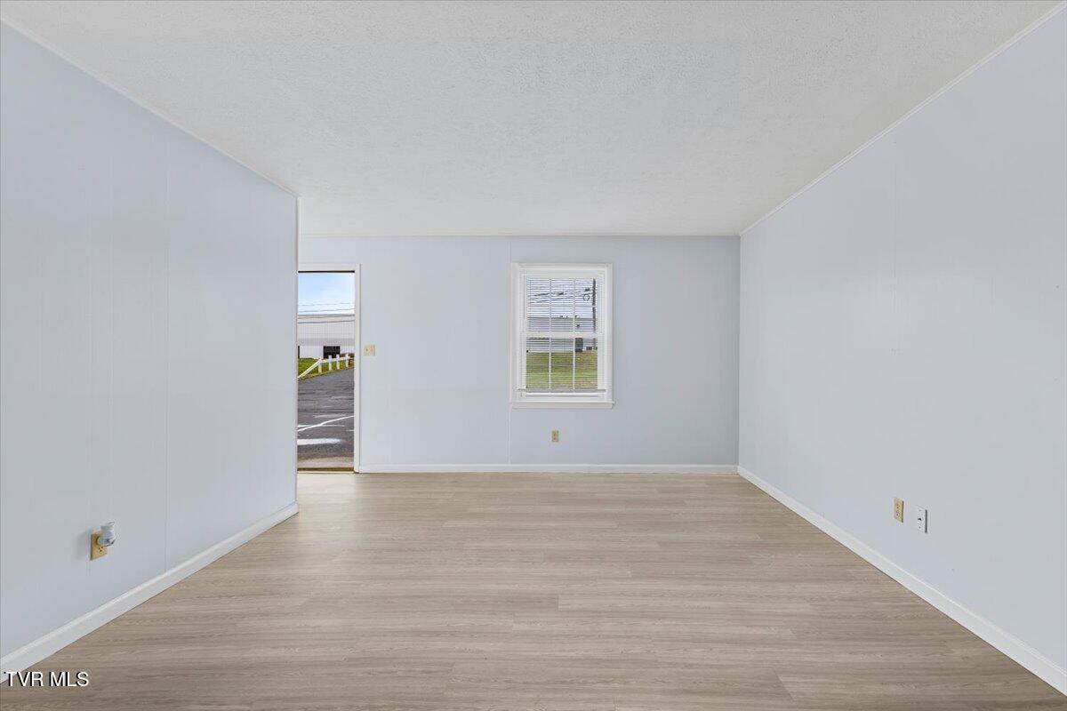 1740 Bonham Road Bristol, VA 24201 - Photo 36 of 65 36-128A9540