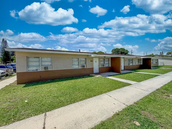 $1,450 | 703 North 25th Street, Fort Pierce, FL 34947