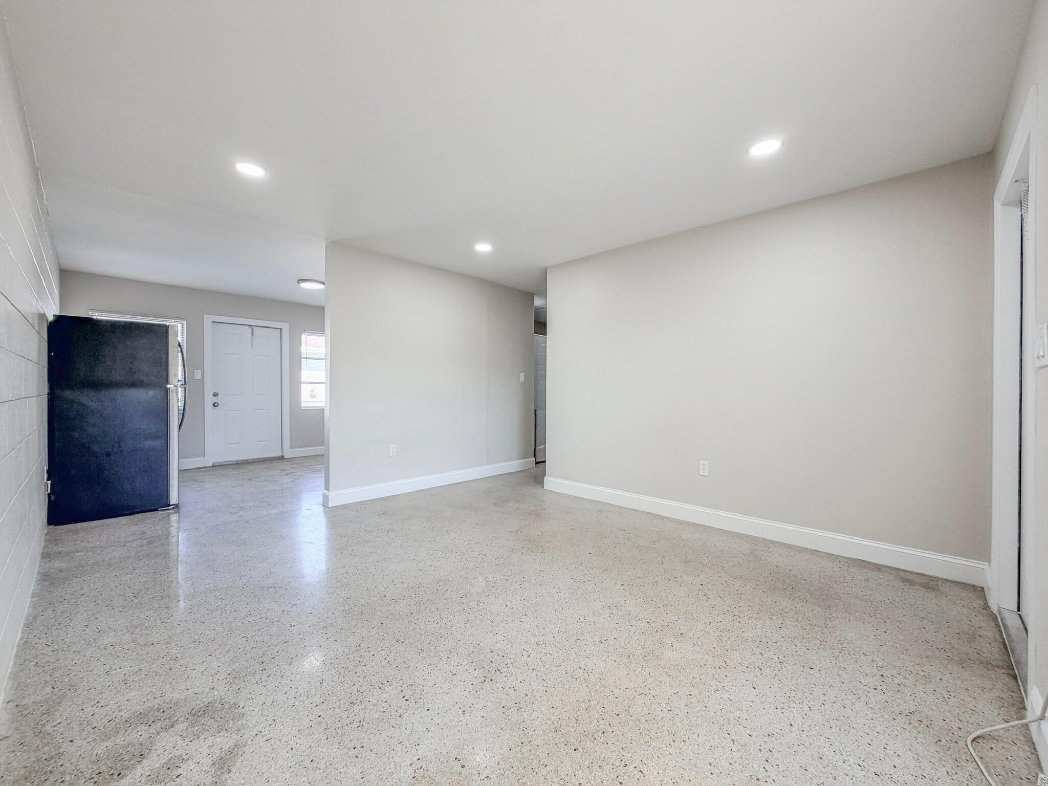 703 North 25th Street Fort Pierce, FL 34947 - Photo 3 of 16 54A97C1B-1A7A-4290-82E2-BF140097DB13_1_1