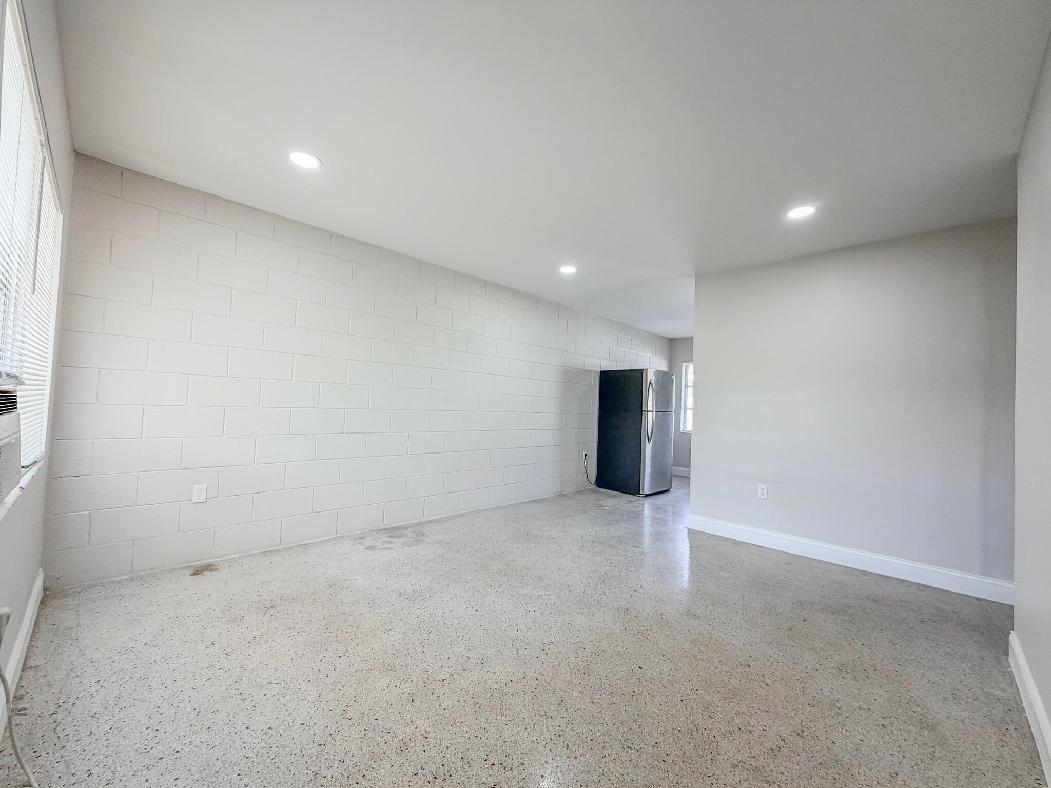 703 North 25th Street Fort Pierce, FL 34947 - Photo 4 of 16 65237E73-B930-4D71-BBC3-5126132D7116_1_1