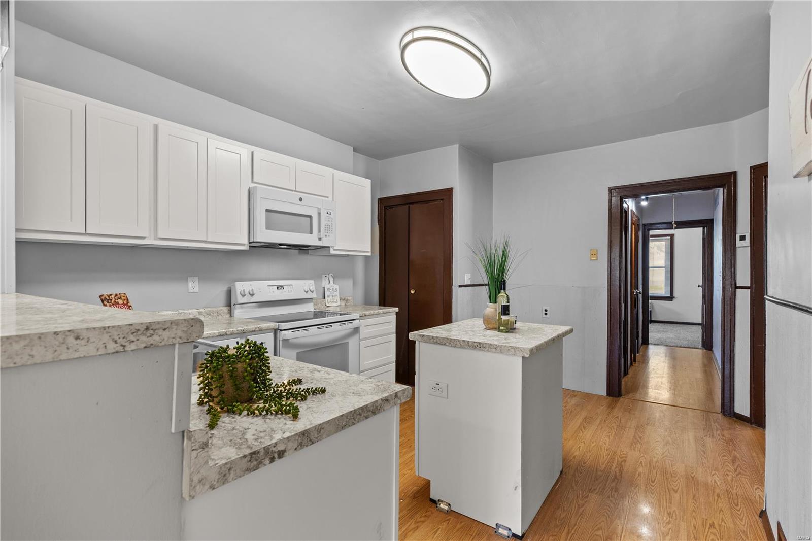 6316 Graham Road St. Louis, MO 63134 - Photo 9 of 22 Gallery Image 9