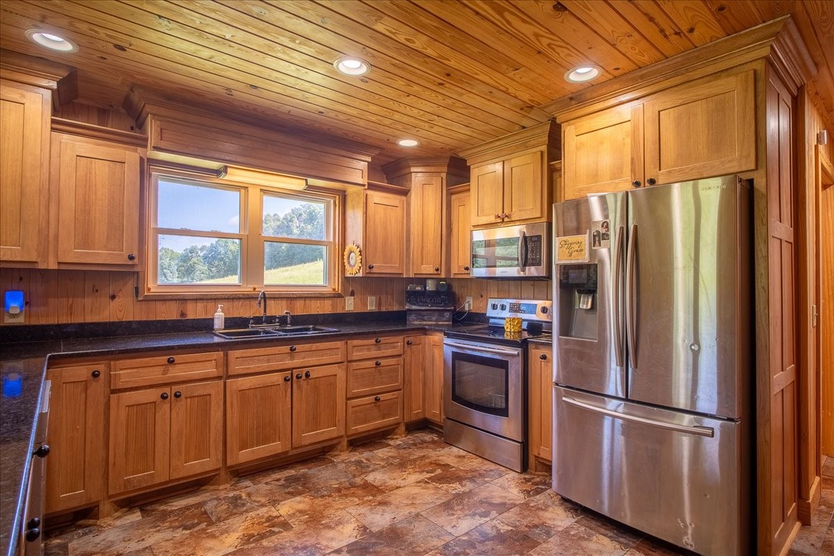 474 Long Branch Road Lawrenceburg, TN 38464 - Photo 3 of 46