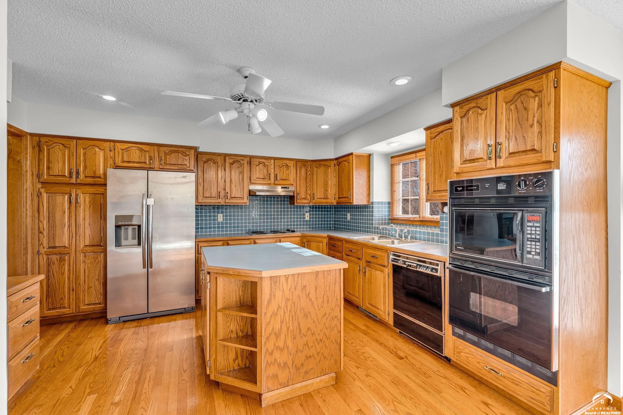 1168 Parkside Circle Lawrence, KS 66049 - Photo 18 of 60