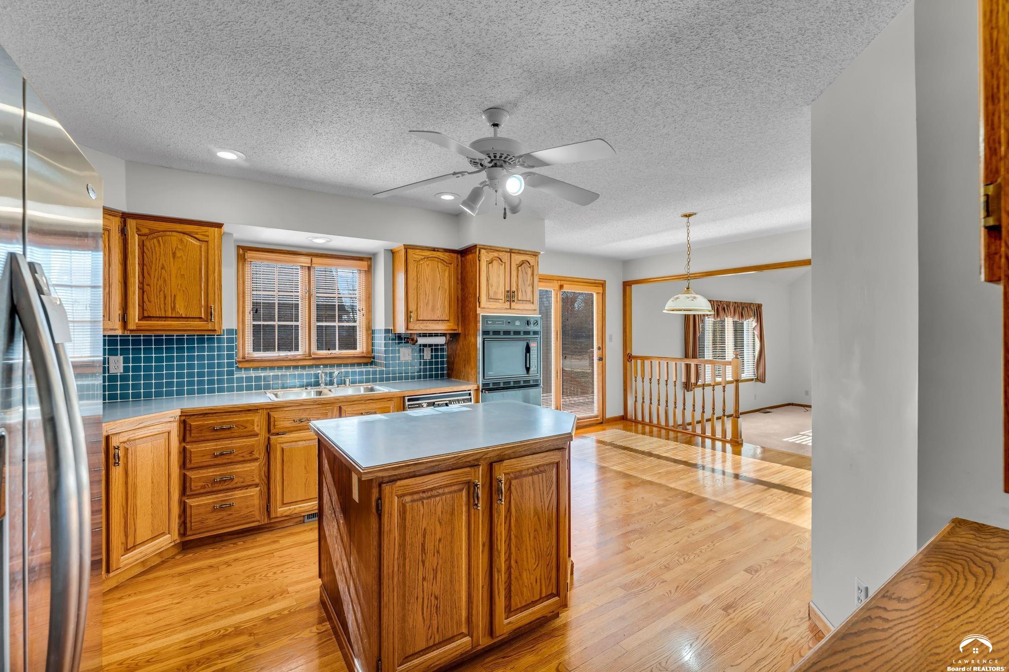 1168 Parkside Circle Lawrence, KS 66049 - Photo 19 of 60