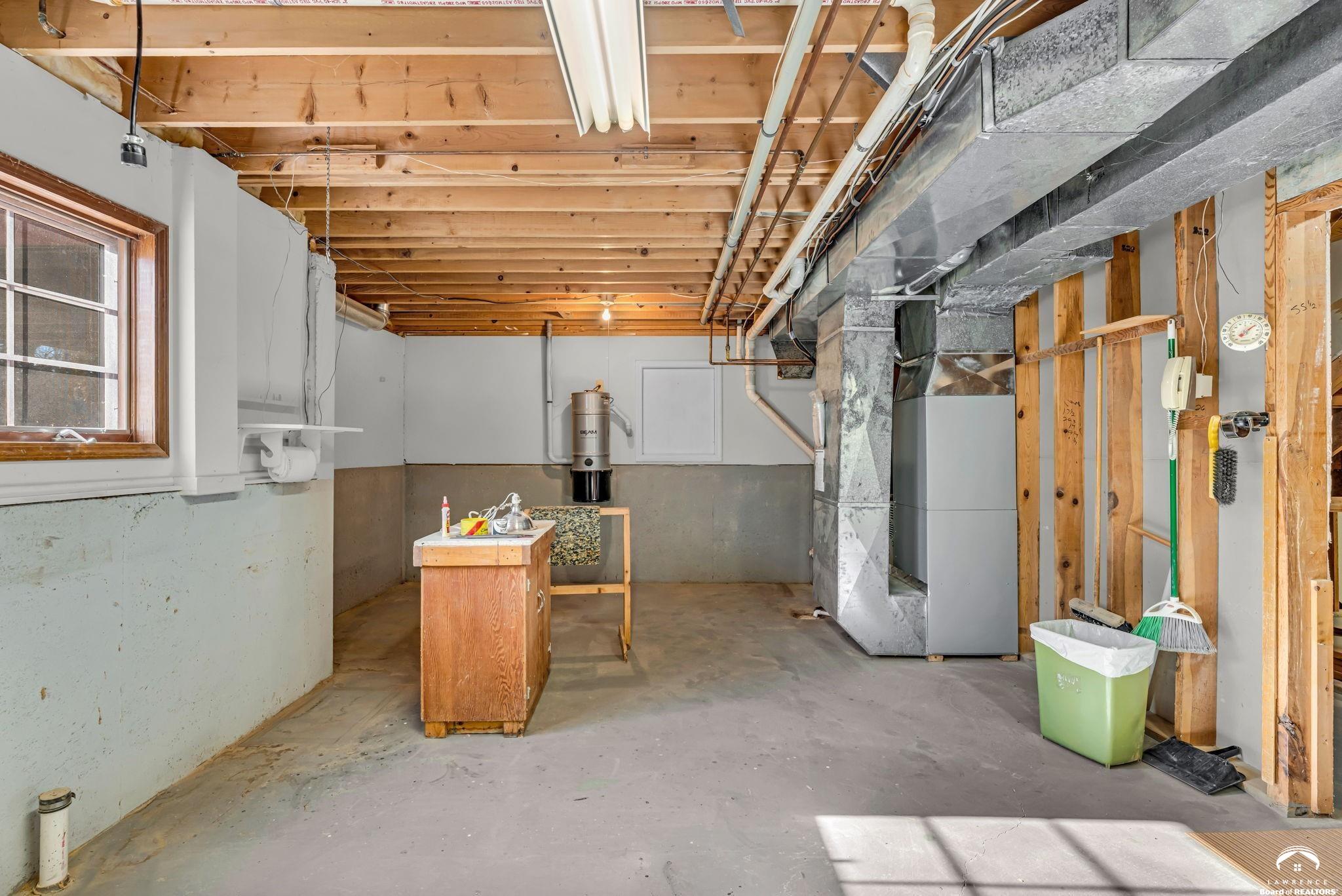 1168 Parkside Circle Lawrence, KS 66049 - Photo 47 of 60