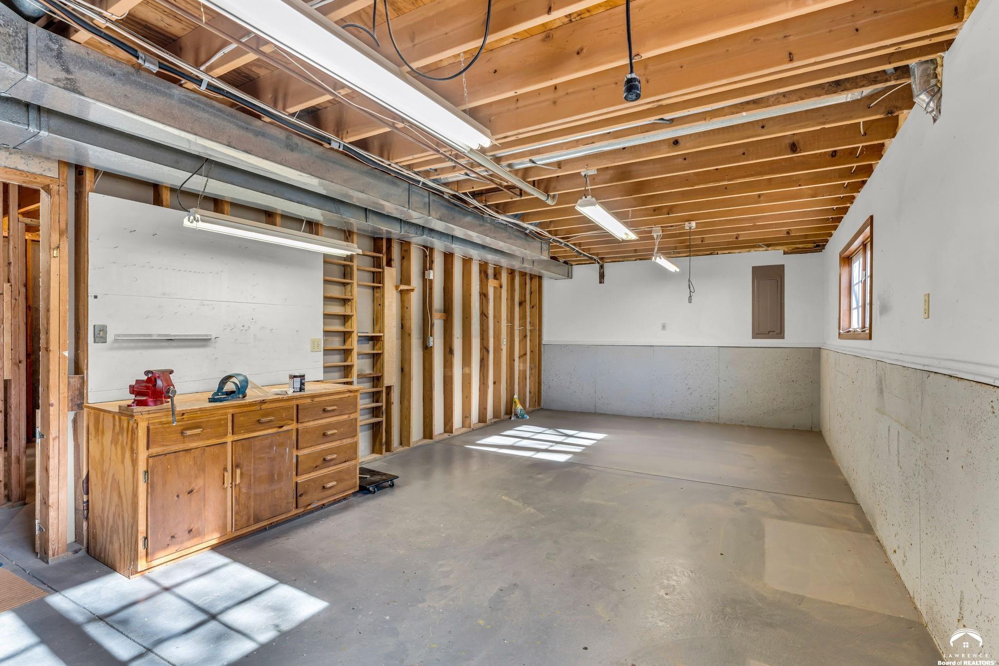 1168 Parkside Circle Lawrence, KS 66049 - Photo 48 of 60