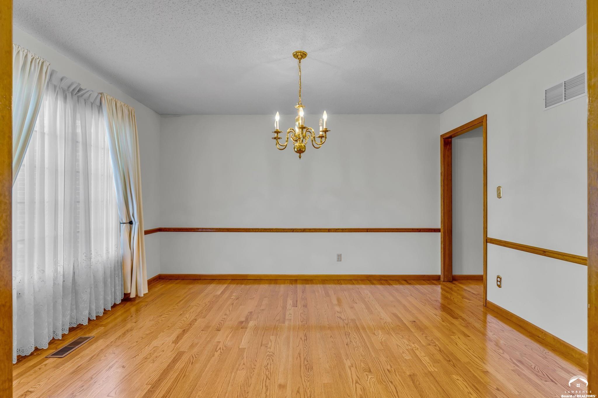 1168 Parkside Circle Lawrence, KS 66049 - Photo 9 of 60