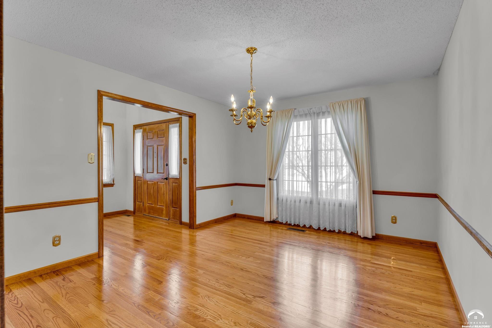 1168 Parkside Circle Lawrence, KS 66049 - Photo 10 of 60