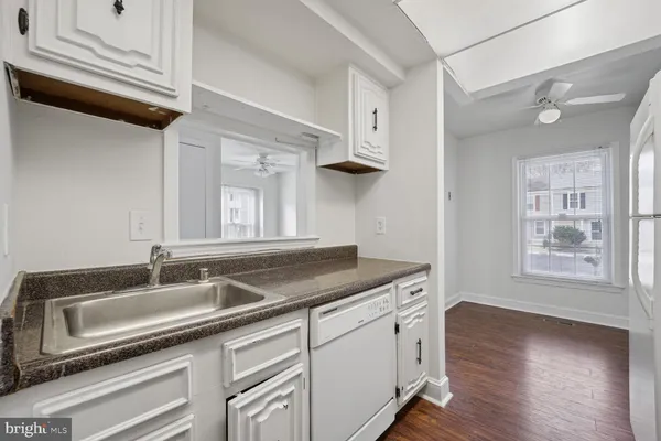 $3,100 | 5490 Safe Harbor Court, Fairfax, VA 22032