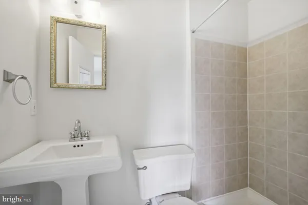 $3,100 | 5490 Safe Harbor Court, Fairfax, VA 22032