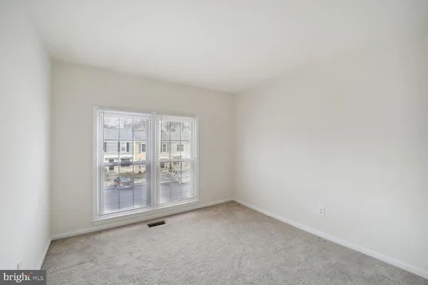 $3,100 | 5490 Safe Harbor Court, Fairfax, VA 22032