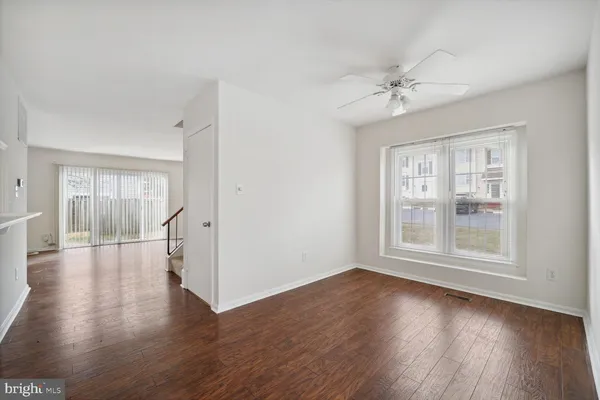 $3,100 | 5490 Safe Harbor Court, Fairfax, VA 22032