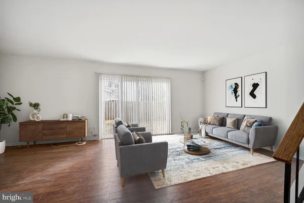 $3,100 | 5490 Safe Harbor Court, Fairfax, VA 22032