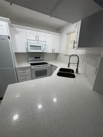 $2,100 | 18346 Northwest 68th Avenue, Unit K, Hialeah, FL 33015