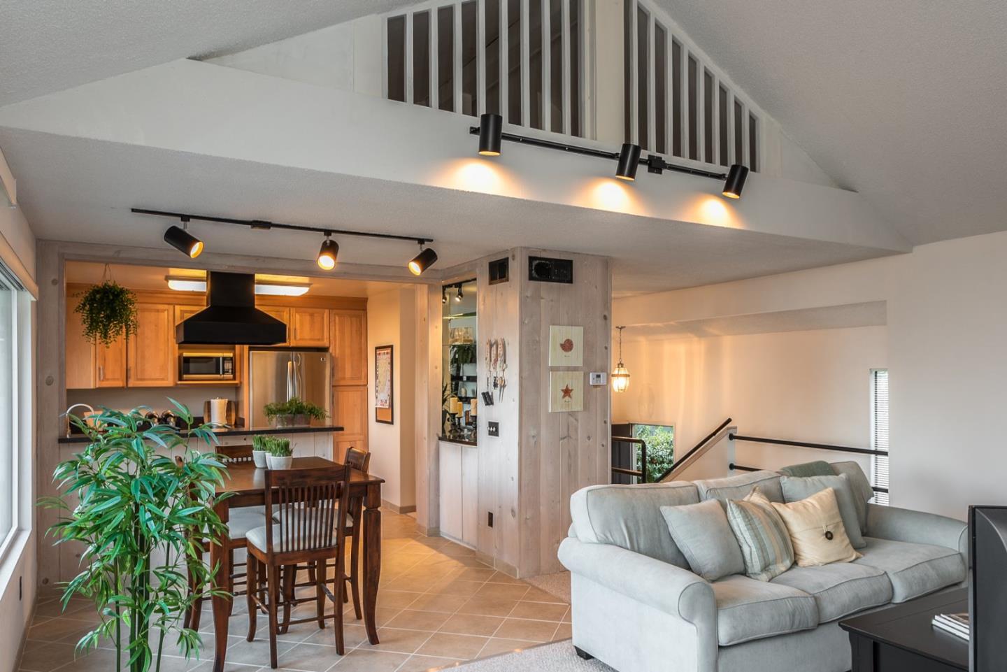 70 Forest Ridge Road, Unit 6 Monterey, CA 93940 - Photo 12 of 24 Gallery Image 12