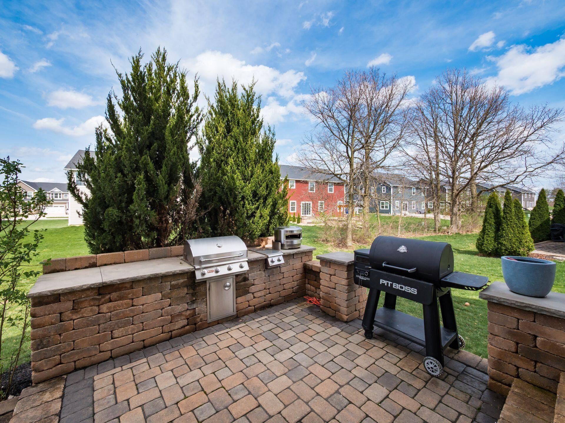 357 Tipperary Loop Delaware, OH 43015 - Photo 51 of 71 Paver patio with built-in grill