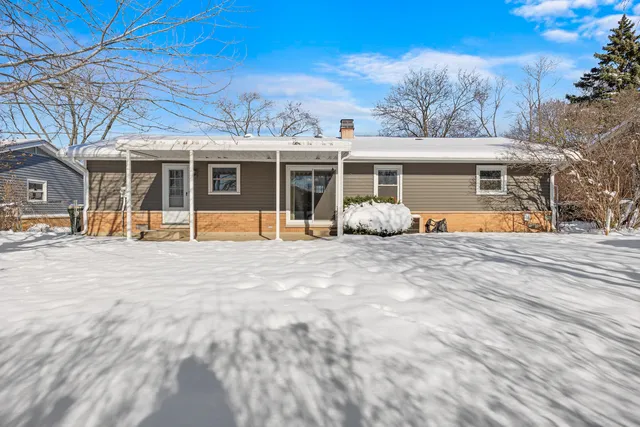 $357,000 | 241 Pleasant Drive, Elk Grove Village, IL 60007