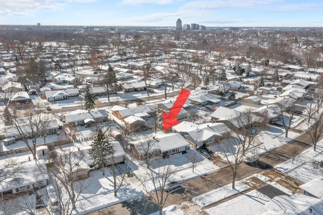 $357,000 | 241 Pleasant Drive, Elk Grove Village, IL 60007