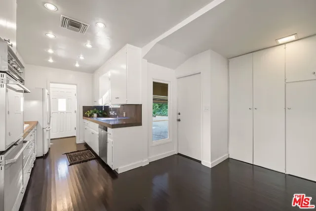 $7,250 | 3621 Longview Valley Road, Sherman Oaks, CA 91423