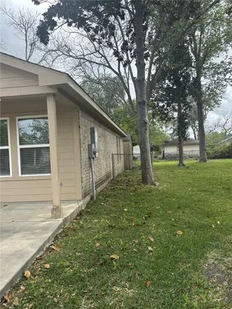 $1,800 | 11817 13th Street, Santa Fe, TX 77510