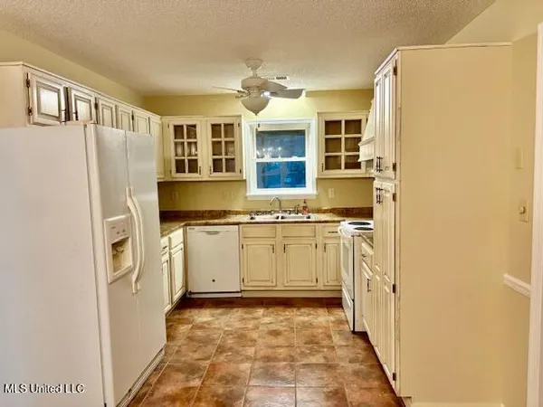 $369,900 | 1488 Hugh Taylor Road, Senatobia, MS 38668