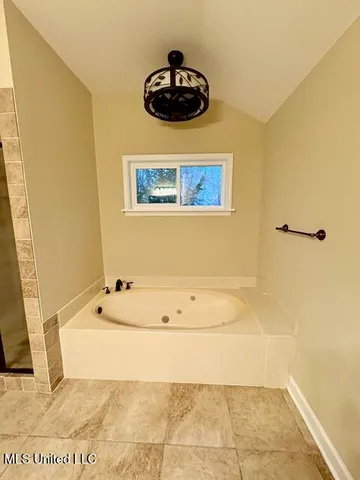 $379,900 | 1488 Hugh Taylor Road, Senatobia, MS 38668