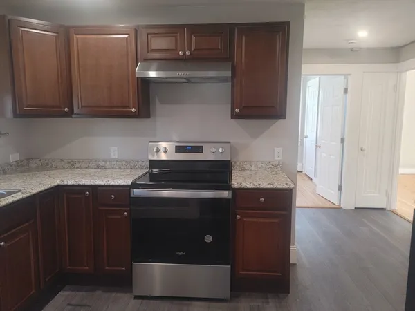 $2,300 | 16 Wall Street, Unit 2, Foxboro, MA 02035