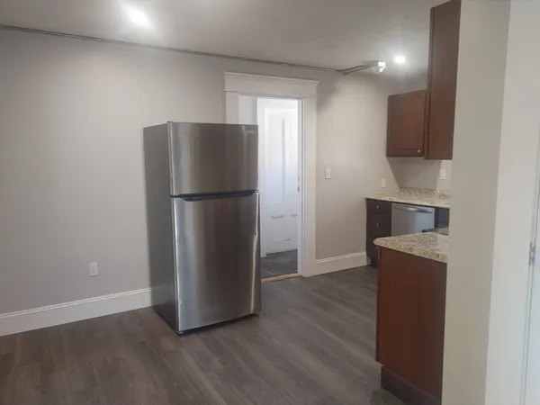 $2,300 | 16 Wall Street, Unit 2, Foxboro, MA 02035