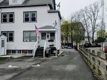 $2,300 | 16 Wall Street, Unit 2, Foxboro, MA 02035