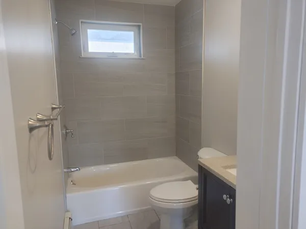 $2,300 | 16 Wall Street, Unit 2, Foxboro, MA 02035