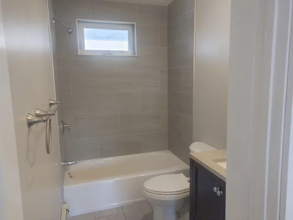 $2,300 | 16 Wall Street, Unit 2, Foxboro, MA 02035