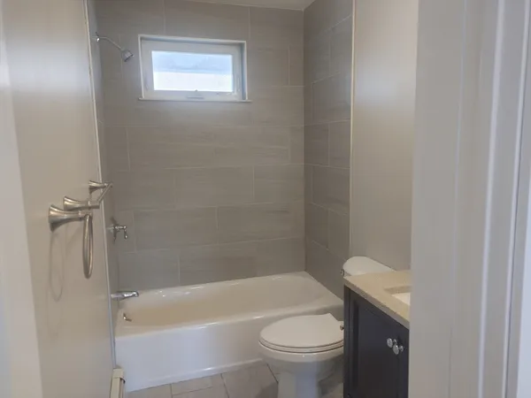 $2,300 | 16 Wall Street, Unit 2, Foxboro, MA 02035