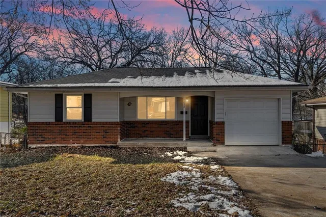 $259,900 | 5232 North Palmer Avenue, Kansas City, MO 64119