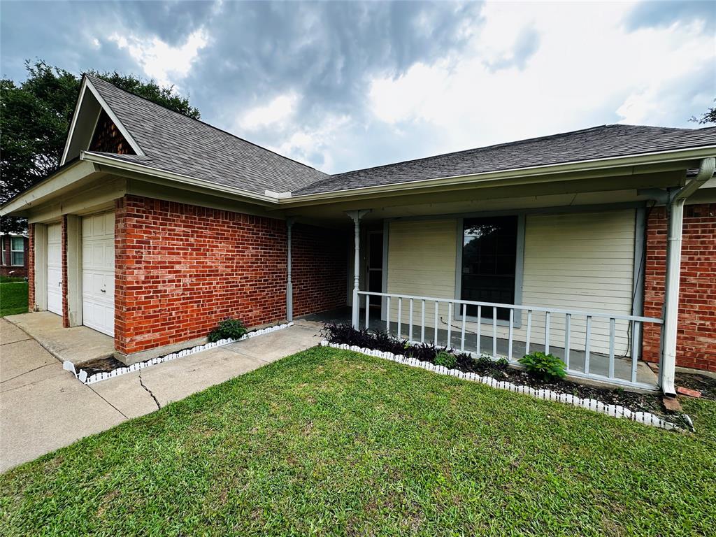 6741 Ridgetop Road North Richland Hills, TX 76182 - Photo 5 of 40