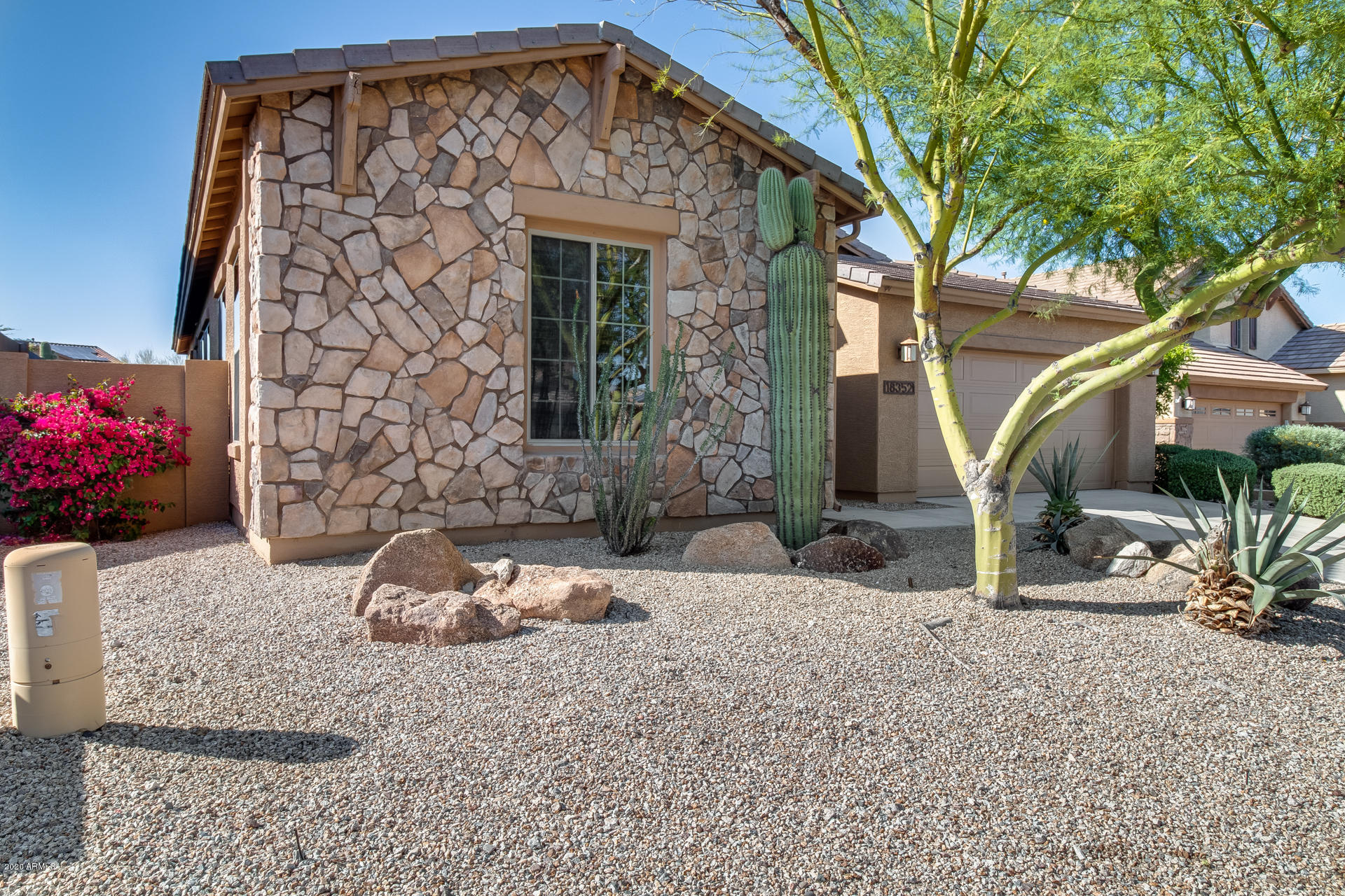 18352 Verdin Road Goodyear, AZ 85338 - Photo 7 of 32 Gallery Image 7