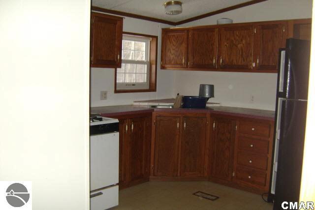 1675 West Washington Road Farwell, MI 48622 - Photo 4 of 9 1768442-3.JPG